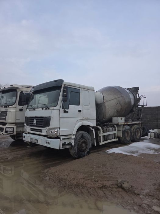 автобетоносмеситель HOWO