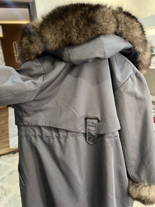 Продам парку женскую