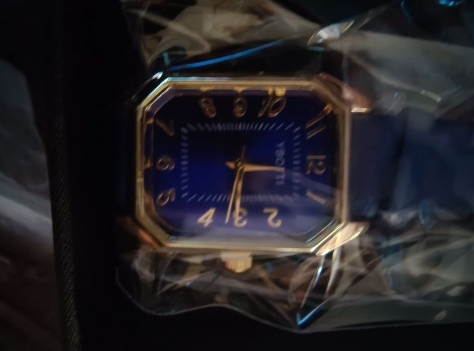 Часовник Комплект бижута нови