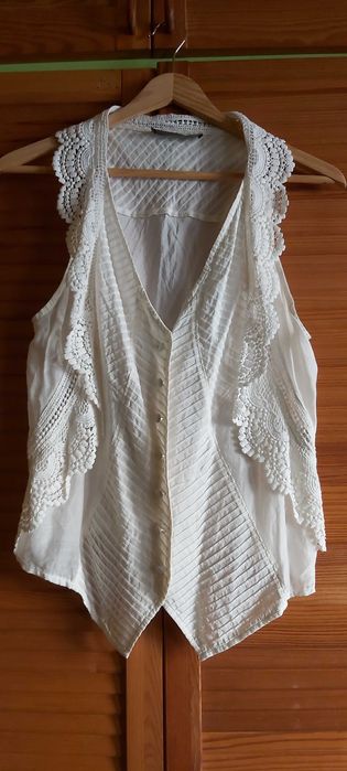 Vestă elegantă din matase cu dantela