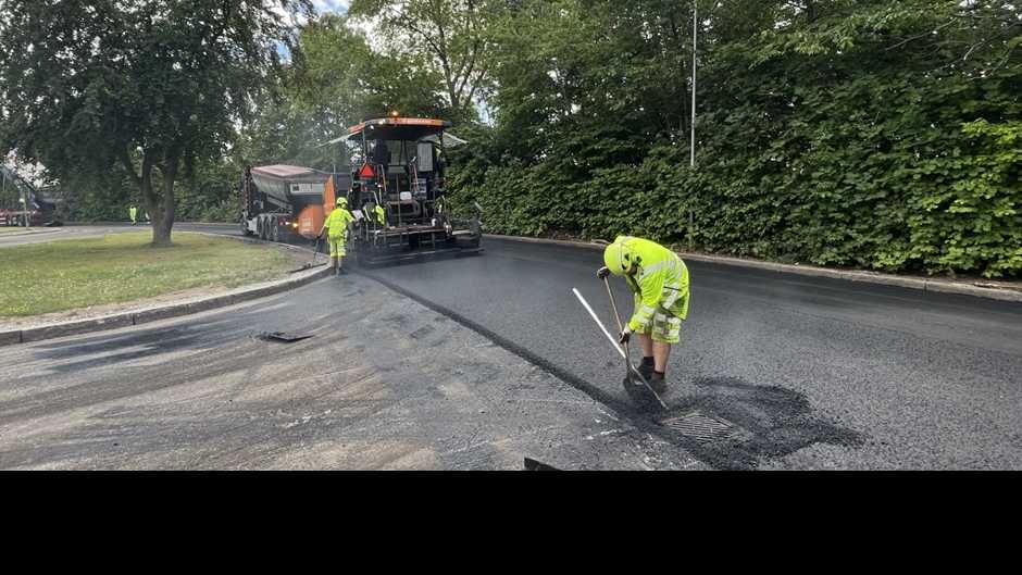 Asfalt bosish xizmati.                 Асфальт босиш хизмати