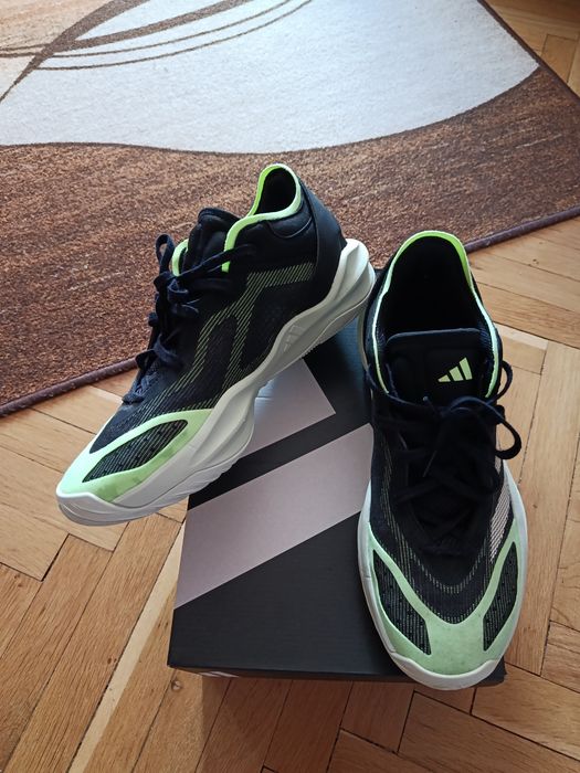 Маратонки adidas 44 номер