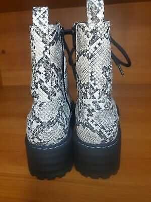 Ghete marime 40, model foarte frumos