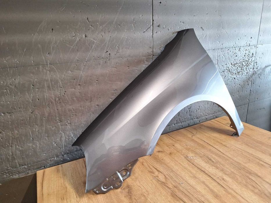 Aripa Fata Stanga VW Jetta 3/III An 2005-2011 (LD7X (Gri))