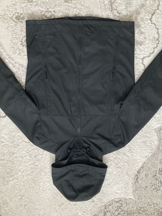 Плотная ветровка