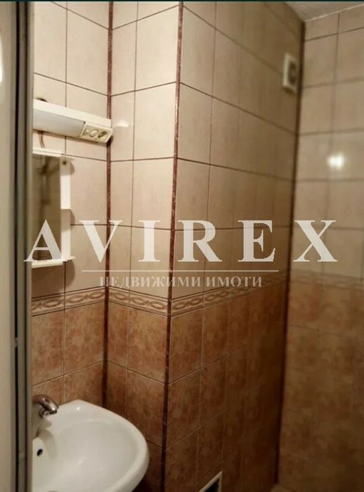 Продава се Тристаен апартамент в Пловдив, Тракия - 68 кв.м за 960 €/кв.м - Снимка #2