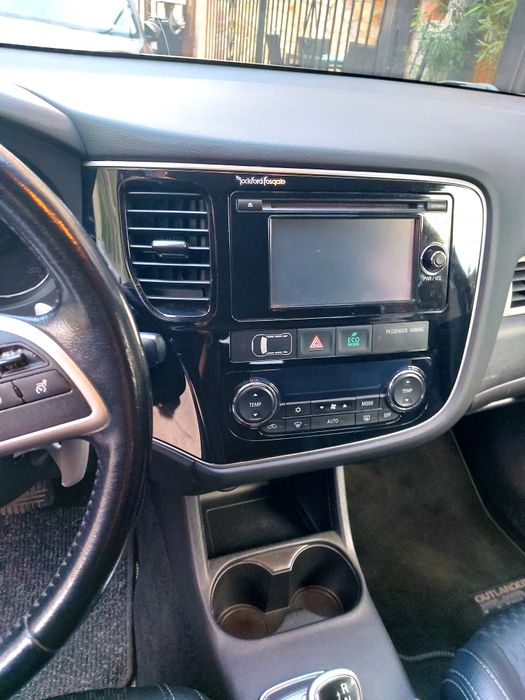 Mitsubishi Outlander 2.0 phev plug in hibrid