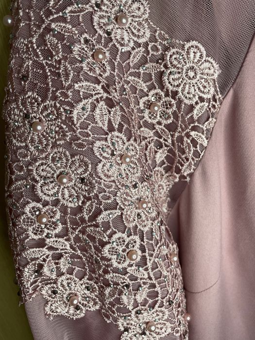 Rochie elegantă roz pudră