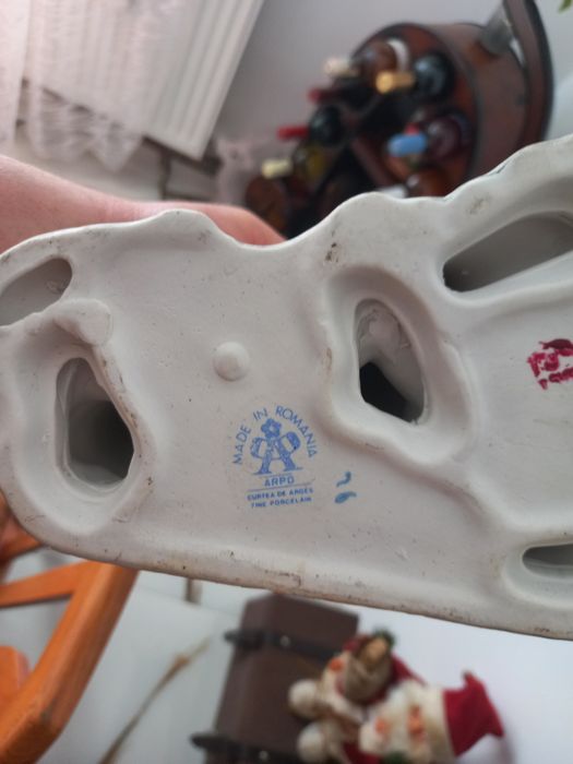 2  statuiete ceramica