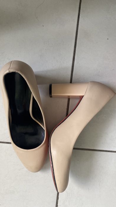 Женские туфли нарядные