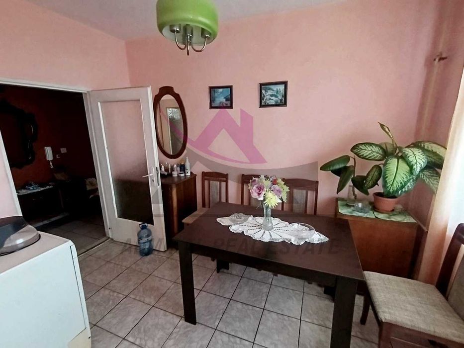 Дава се под наем Четиристаен апартамент в Варна, Електрон - 96 кв.м за 560 € - Снимка #3
