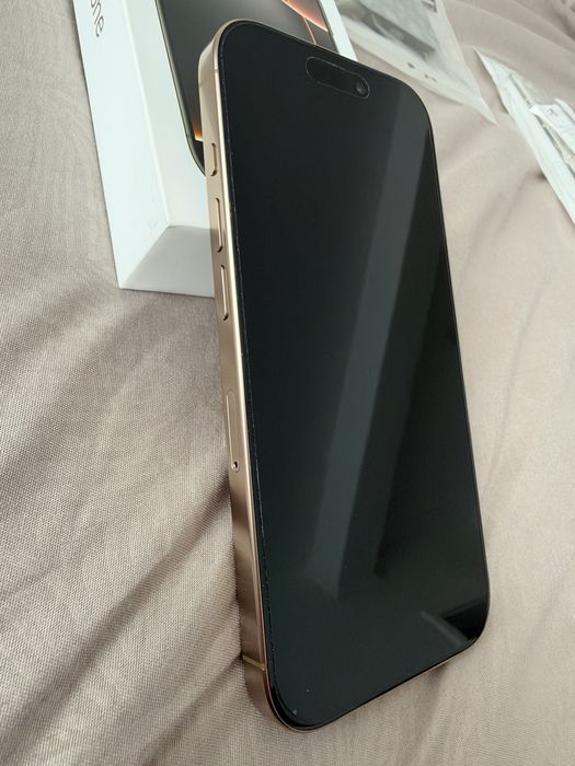 Iphone 16 pro desert titanium