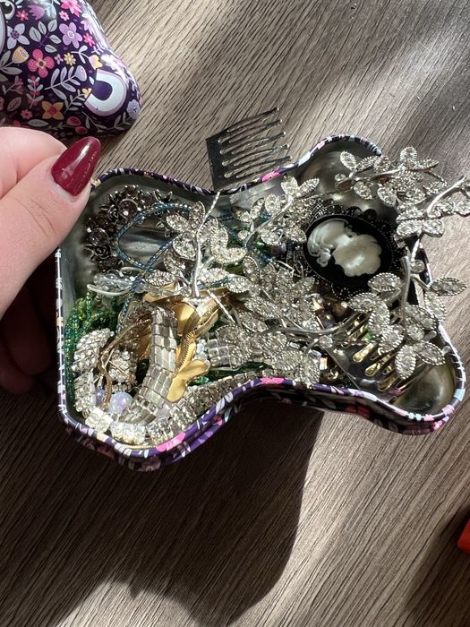 Ursulet cu bijuterii