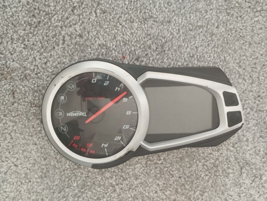 Bord vitezometru pentru Triumph Daytona 675 model 2013