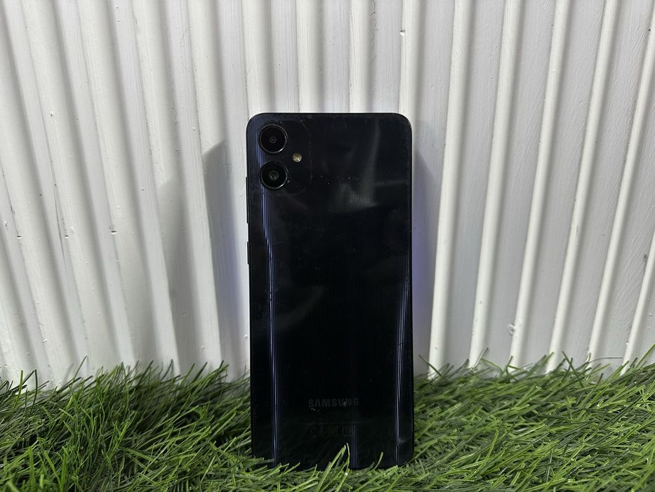 телефон Samsung A05 64 gb