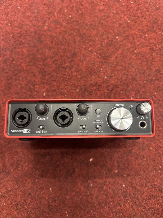 Interfață audio USB  focusrite