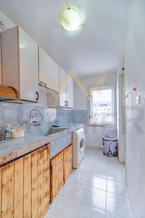 Продава се Четиристаен апартамент в Варна, Бизнес хотел - 103 кв.м за 1748 €/кв.м - Снимка #3