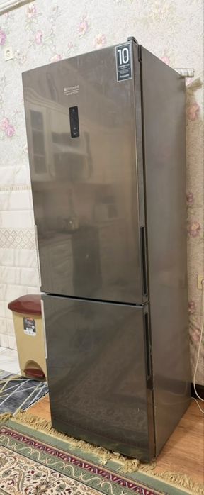 Холодильник Hotpoint-Ariston