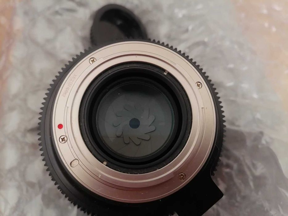 Продавам обектив XEEN 85mm T1.5