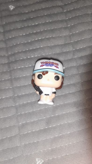 Обмен киндера дастина