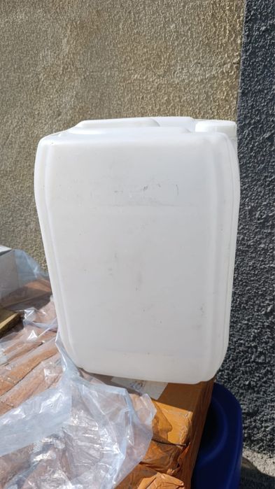 Канистры 30л с крышками б/у