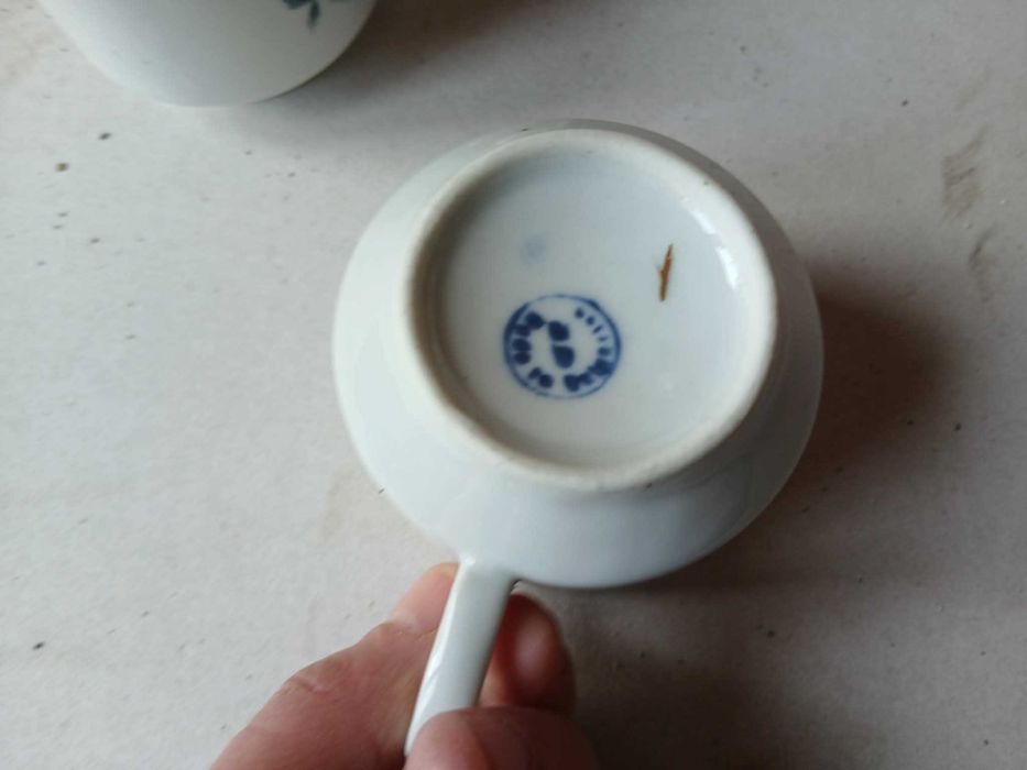 Чаши чинии вази и други