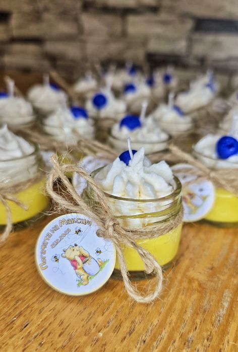 Малки бурканчета с ароматни свещи