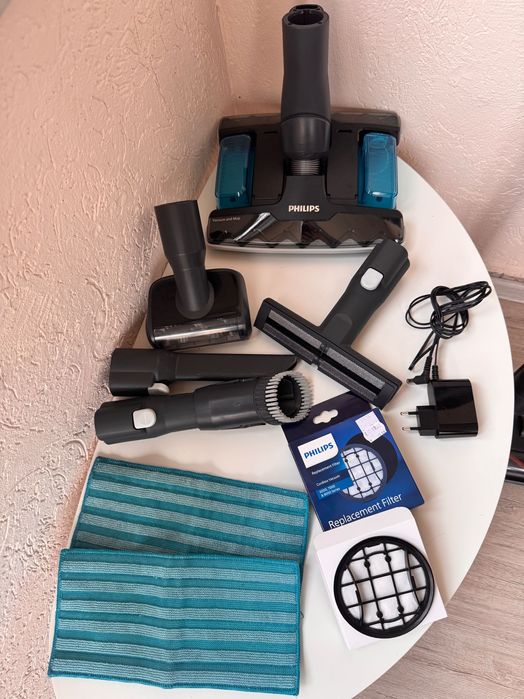 Вертикална прахосмукачка Philips xc8055