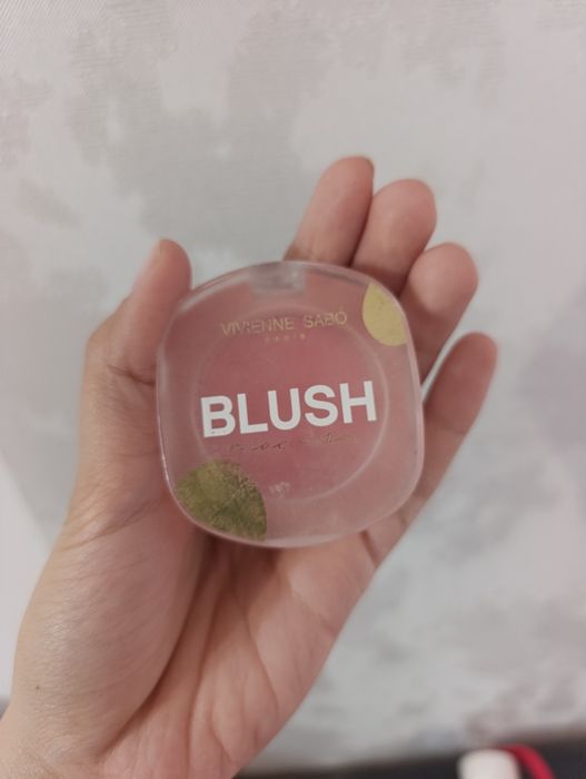 Сухие румяна Vivienne Sabo