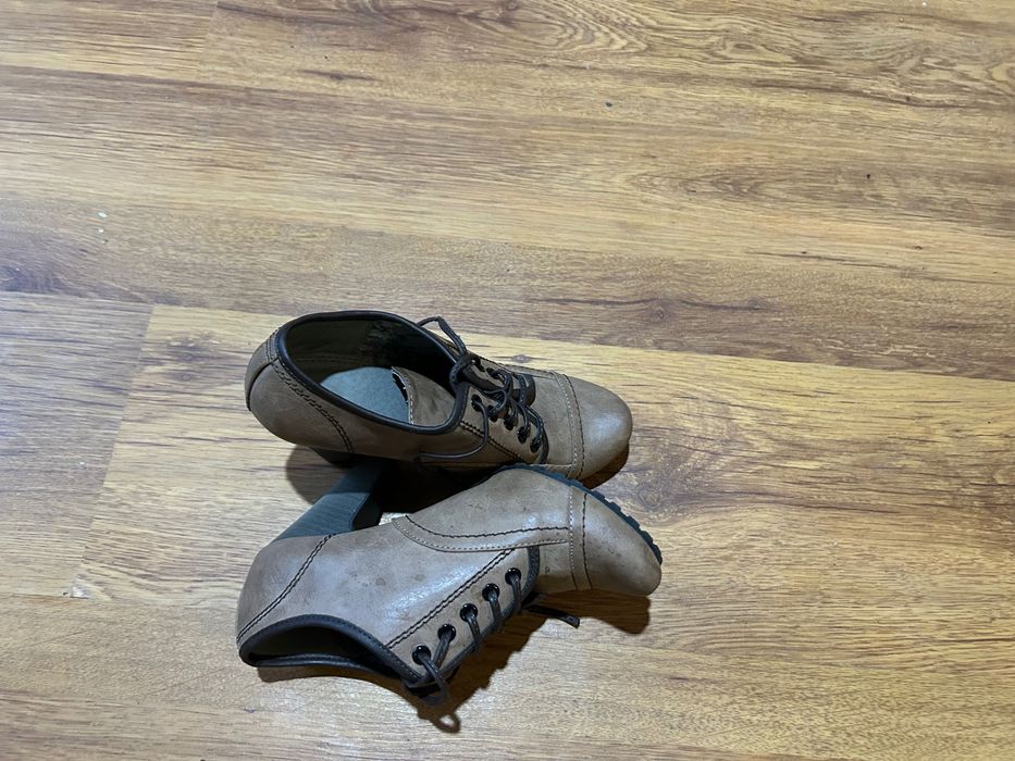 Дамски обувки 35