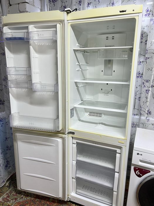 Продам Холодильник с Машинкой