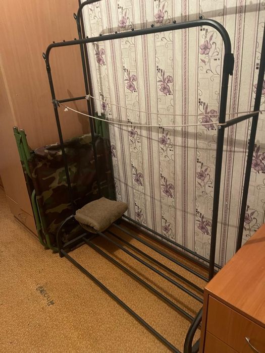 Продам тумбочки шифонер и столик
