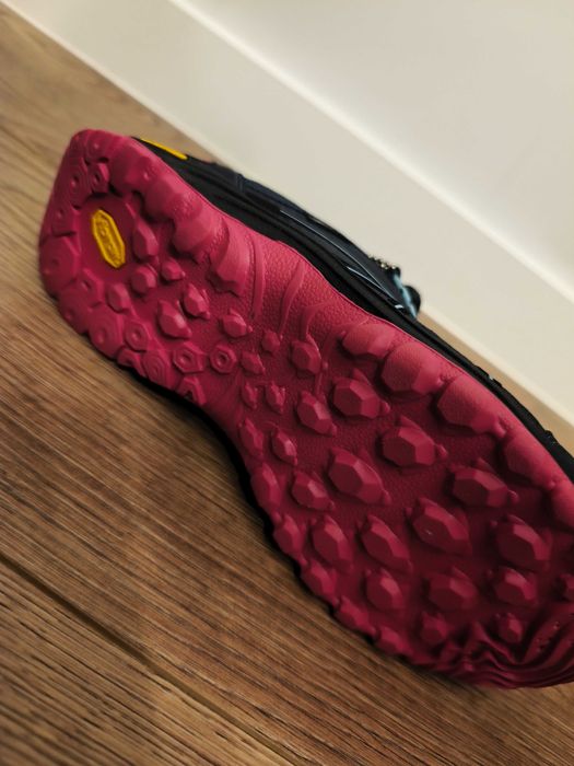 Туристически обувки Vibram