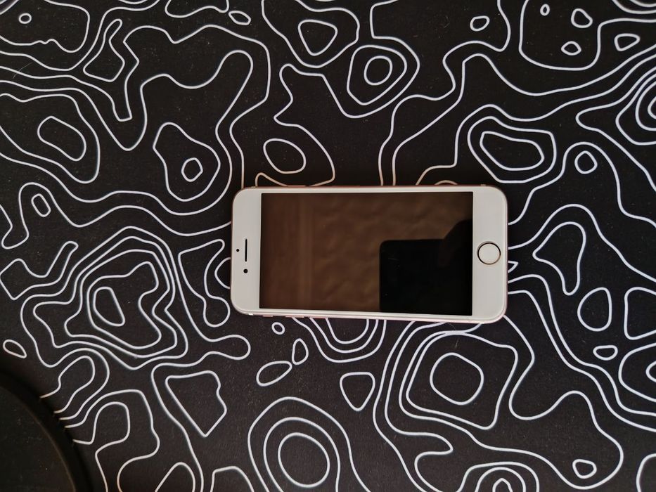 Продам телефон iPhone 7