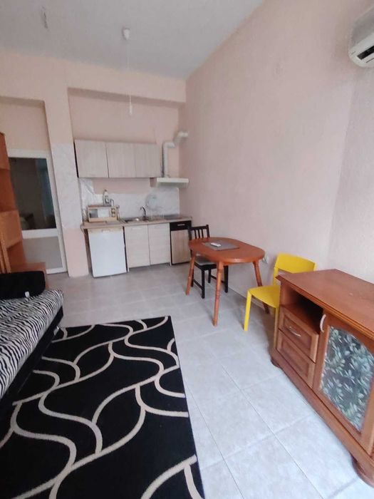 Дава се под наем Едностаен апартамент в Варна, Аспарухово - 30 кв.м за 220 € - Снимка #2