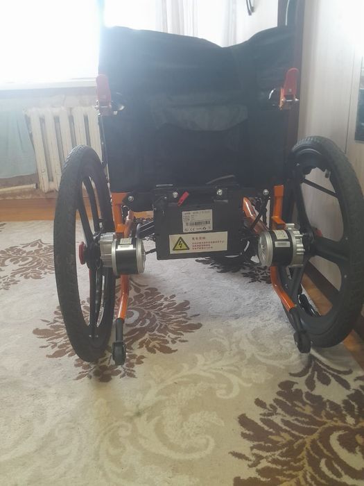 Продается инвалидная коляска электрическая