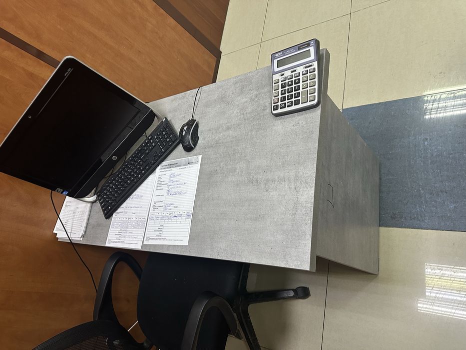 Шкаф для одежды в офис или дом