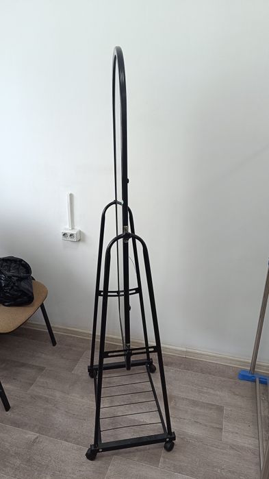 Продам зеркало напольное.