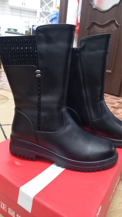 Зимние сапоги.