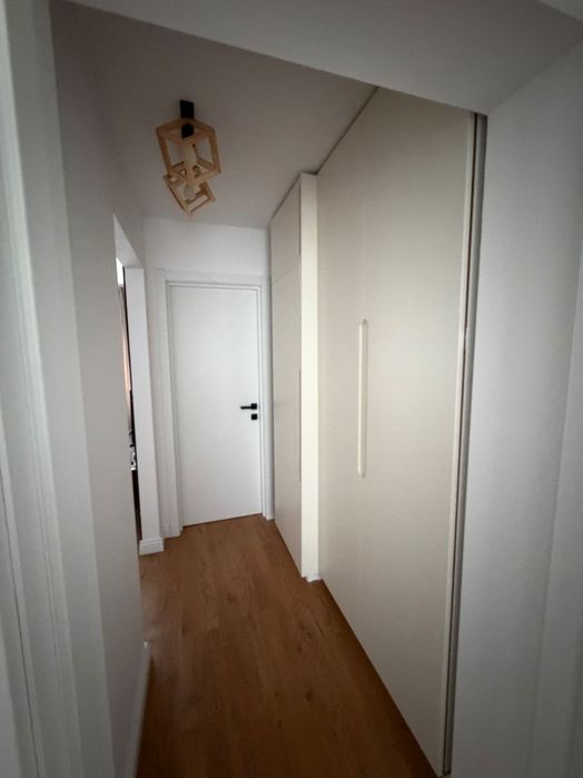 Închiriez apartament