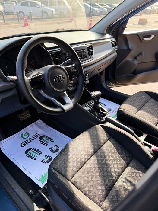 Продается Kia Rio 2018г (82,528 тыс пробег) Цвет Синий Дымчатый