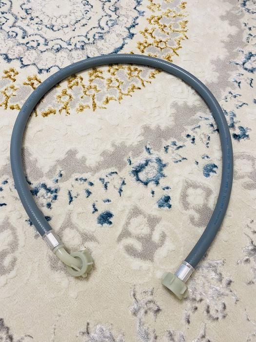 Продам шлангу для стиральку 1м