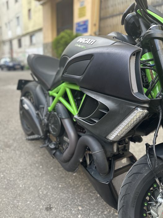 Ducati Diavel Jante custom Kineo ( valoare 3000€)