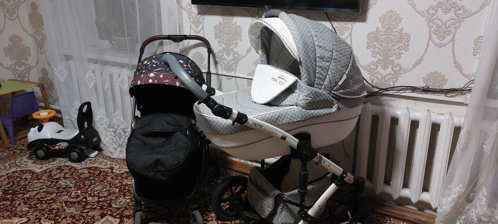 Продам детские коляски (цена за обе коляски)