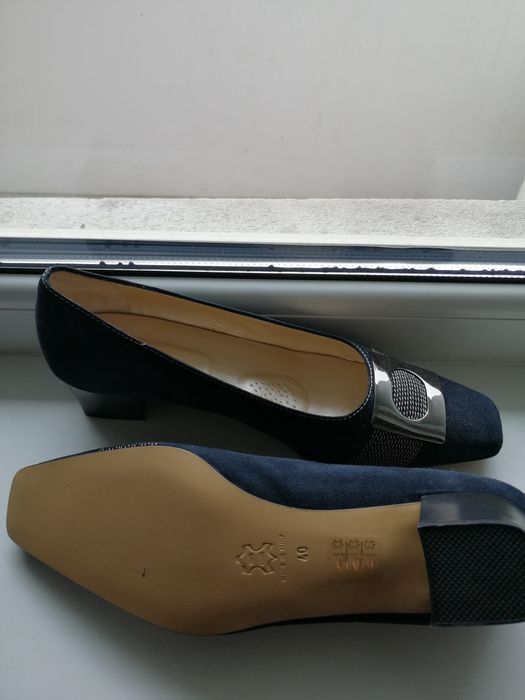 Vând pantofi piele din Italia