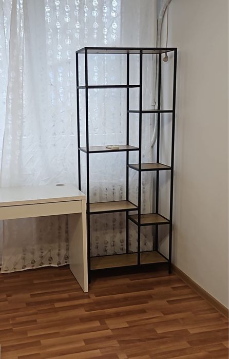 Etajeră TRAPPEDAL – 7 rafturi, stejar cald/negru