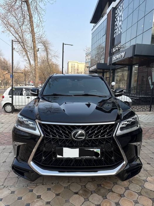 Lexus XL570  rangi qora