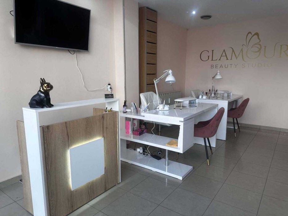 Оборудвано място за маникюр под наем – София, Зона Б-18