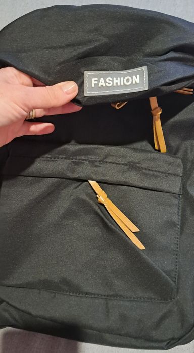 Нов сет от раница и чанти