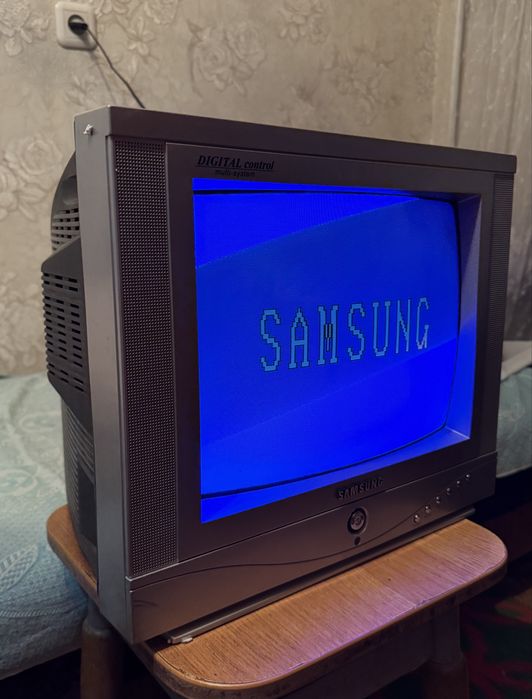 Телевизор цветной